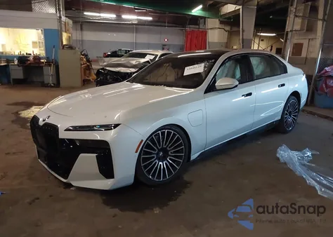 2024 BMW 750E xDrive z USA, uszkodzony, nr VIN WBA43EH02RCS79499